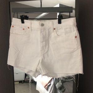 levi’s white jean shorts